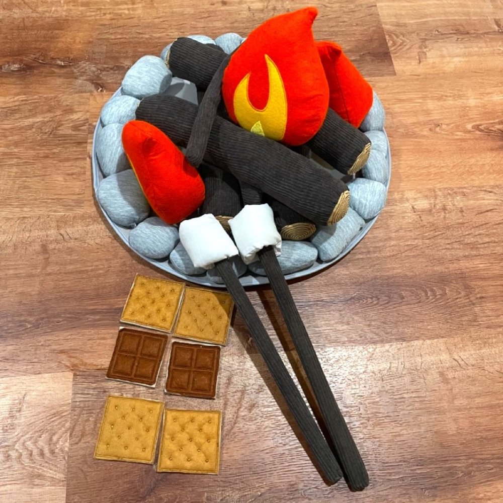 Coco Village play S'mores and campfire